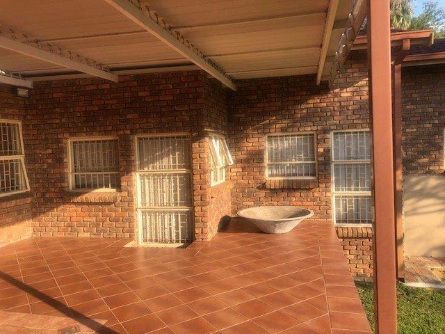5 Bedroom Property for Sale in Ifafi North West
